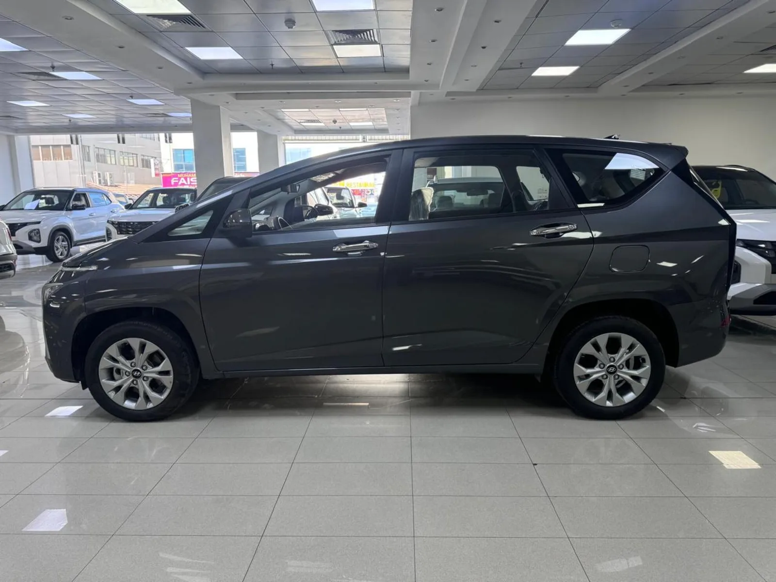 Hyundai Stargazer - 3