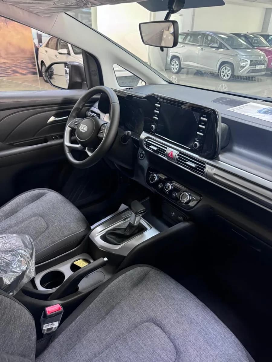 Hyundai Stargazer - 5