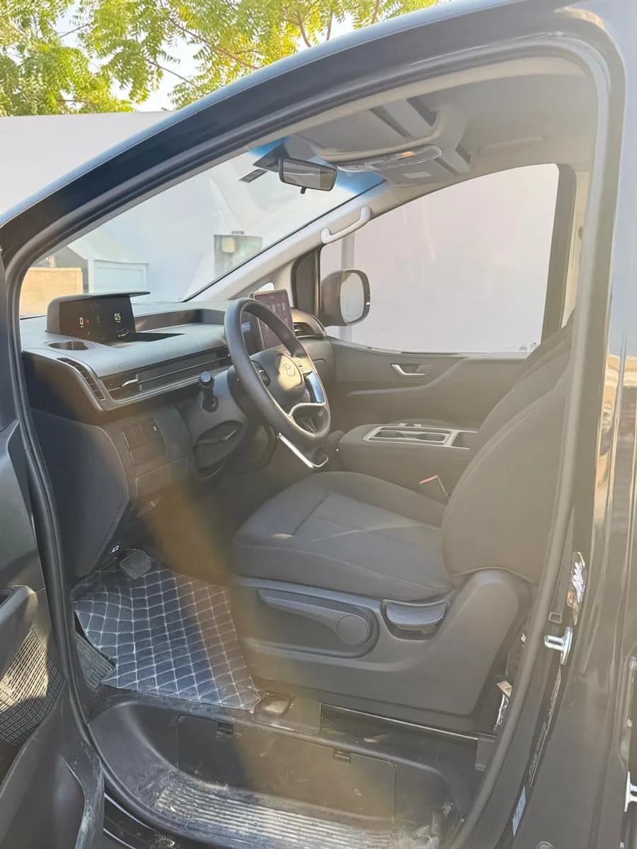 Hyundai Staria 2025 - 4