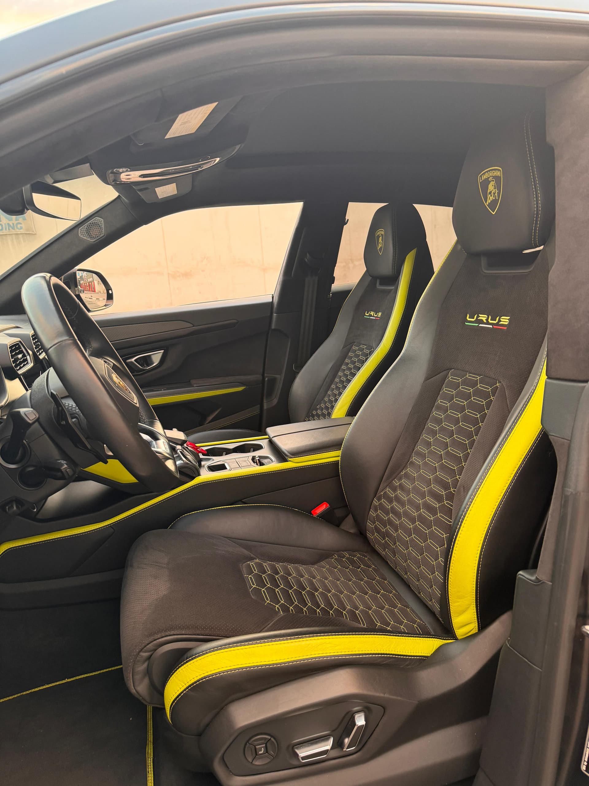 urus capsule - 4
